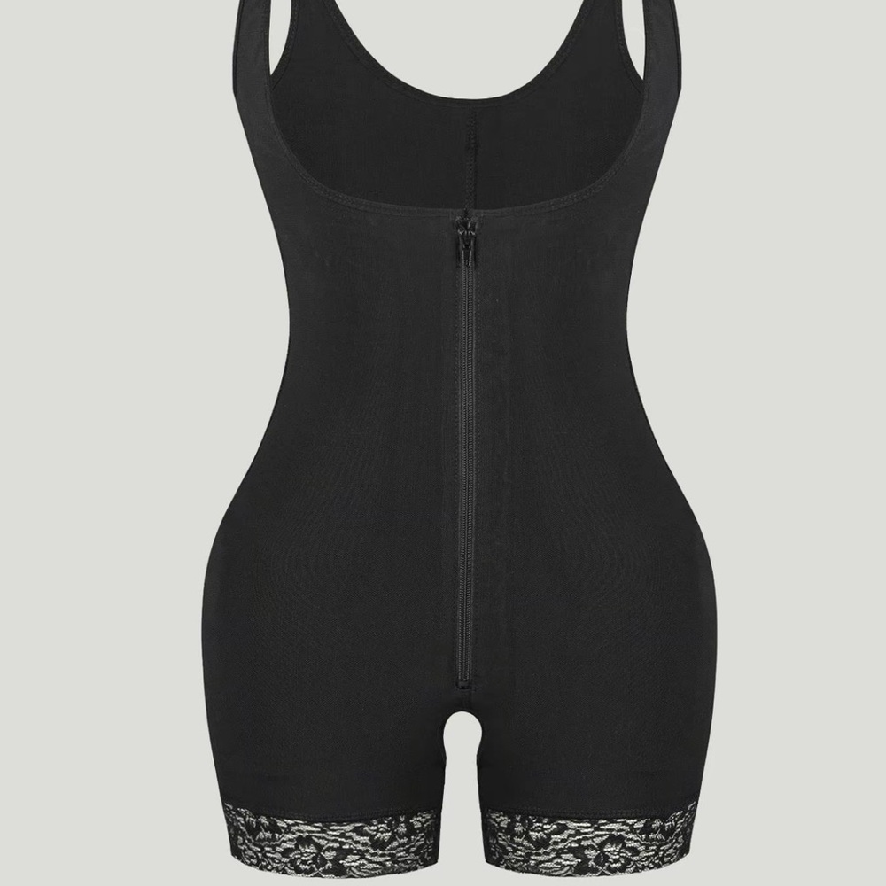 Woman’s Matching 1 Piece Zip Front Shape wear
